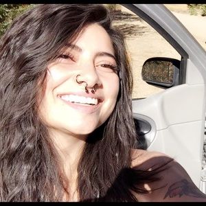 Meet your Posher, Cecilia